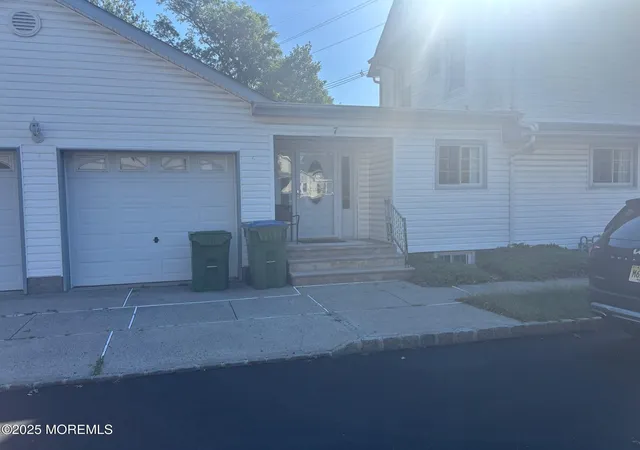 Photo 3 of Sale Pending at 7 Candy Ct, Edison, NJ 08817 | MLS# 22613488 | Listing updated on 2026-09-22