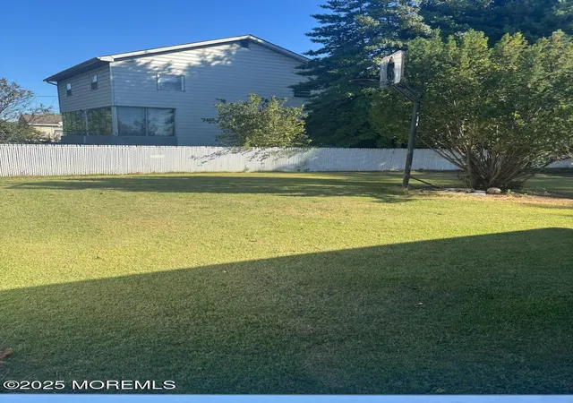 Photo 4 of Sale Pending at 7 Candy Ct, Edison, NJ 08817 | MLS# 22613488 | Listing updated on 2026-09-22