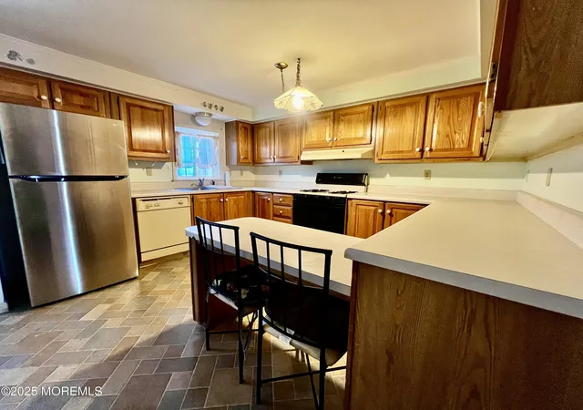 3rd image of 915 Oak Ridge Ter, Manchester, NJ 08759 | MLS# 22613790