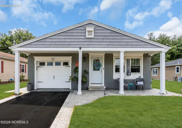 Homes for sale in Toms River, NJ | 37 Wedgeport Dr, Toms River, NJ 08757 | MLS# 22614084