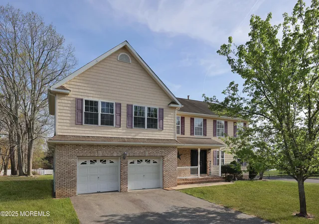 2nd image of 22 Roe Ln, Howell, NJ 07731 | MLS# 22613789