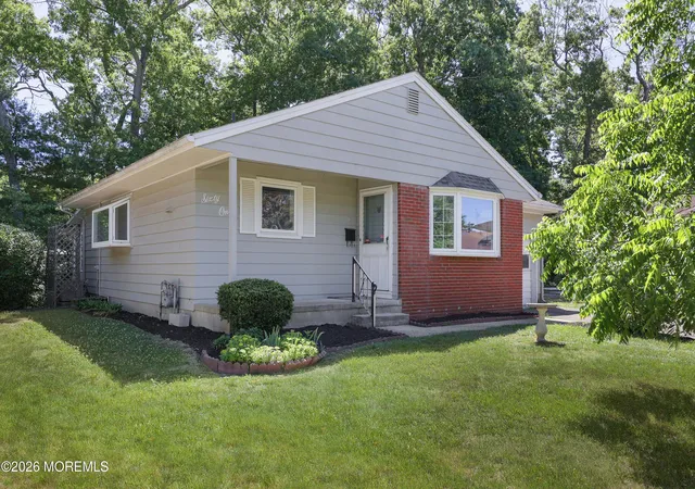 Photo 3 of Sale Pending at 61 Morning Glory Ct, Toms River, NJ 08755 | MLS# 22617141 | Listing updated on 2026-09-10