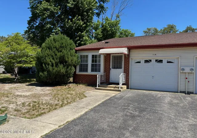3rd image of 14 Easton Dr #A, Whiting, NJ 08759 | MLS# 22614052