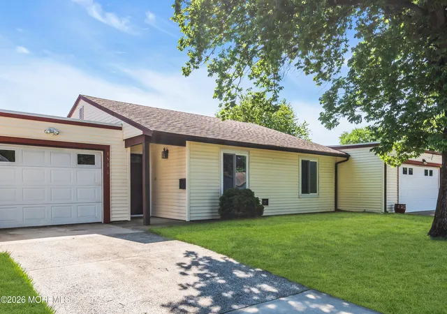 3rd image of 150 Maclura Plz Plz #C, Monroe, NJ 08831 | MLS# 22614018