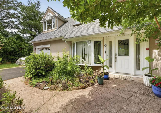 Homes for sale in Manalapan, NJ | 6 Hillcrest Rd, Manalapan, NJ 07726 | MLS# 22614108