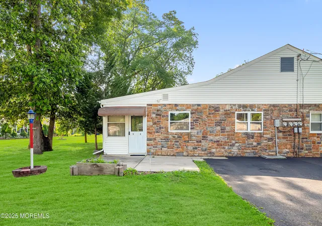 3rd image of 5 Chestnut St #C, Toms River, NJ 08757 | MLS# 22614589