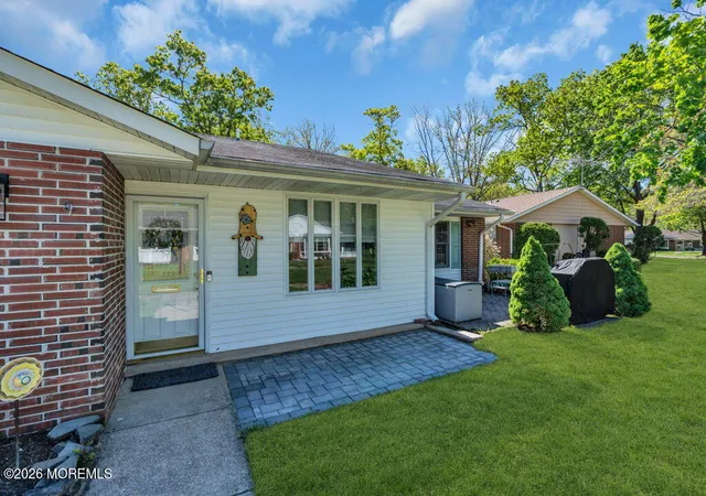2nd image of 601b Lake Point Dr #601B, Lakewood, NJ 08701 | MLS# 22614223