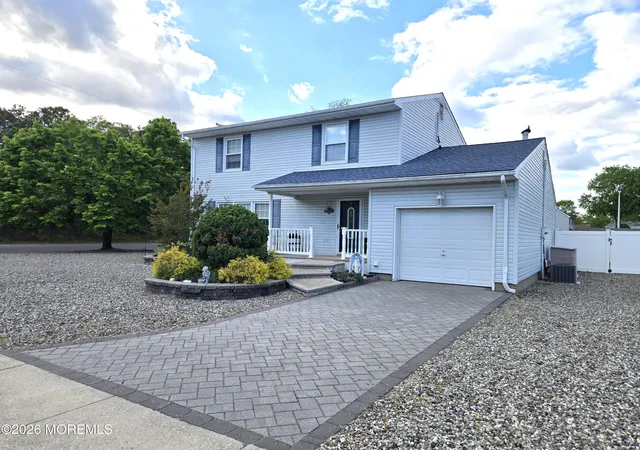 2nd image of 300 Pennington Ct, Toms River, NJ 08753 | MLS# 22614472