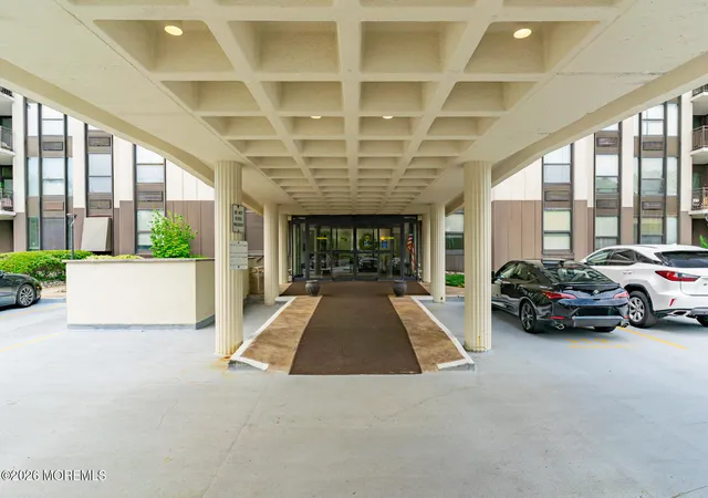 5th image of 1 Scenic Dr, Highlands, NJ 07732