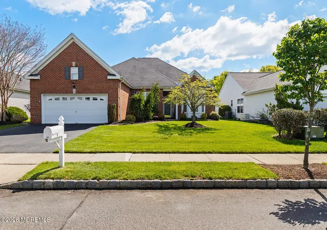 2nd image of 14 Williamsburg Ct, Allentown, NJ 08501 | MLS# 22614438