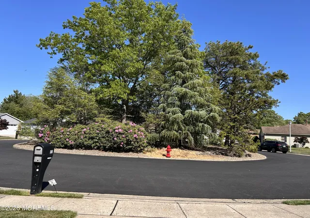 Photo 3 of Single family home for sale at 1978 Cherryvale Ct, Toms River, NJ 08755 | MLS# 22614524 | Listing updated on 2026-07-27