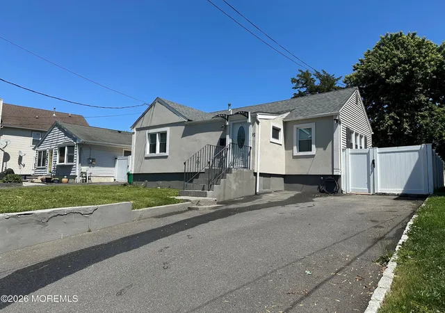 Homes for sale in Keyport, NJ | 92 Woodland Dr, Keyport, NJ 07735 | MLS# 22614544