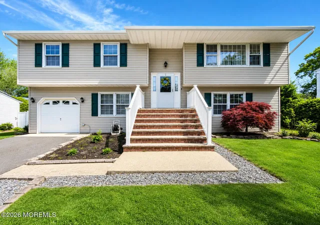 Photo 2 of Sale Pending at 108 Lonny Ct, Toms River, NJ 08753 | MLS# 22614609 | Listing updated on 2026-08-21