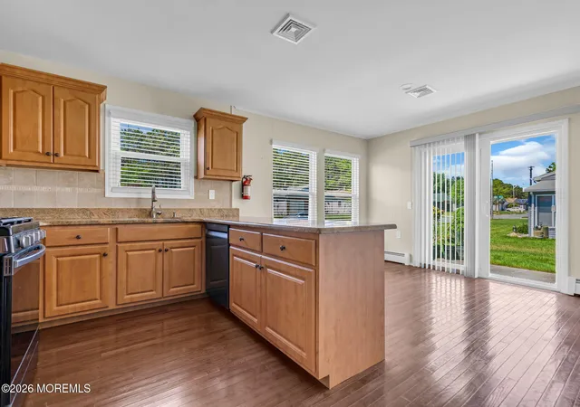 3rd image of 21 Camrose St, Toms River, NJ 08757 | MLS# 22616737