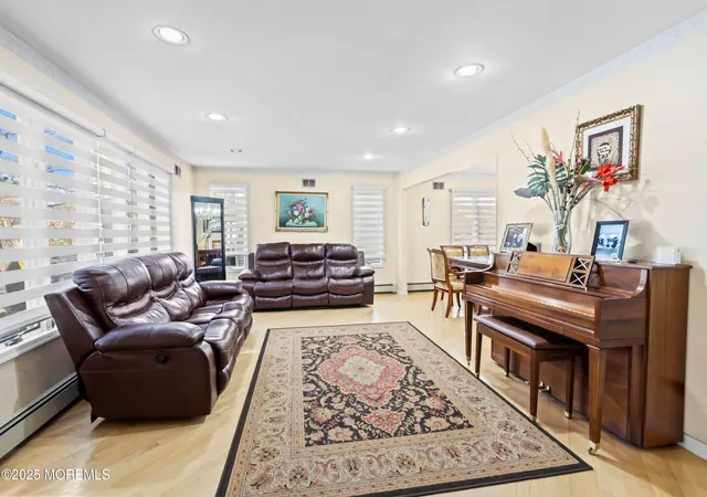 Photo 4 of Single family home for sale at 114 Carey St, Lakewood, NJ 08701 | MLS# 22614916 | Listing updated on 2026-05-20