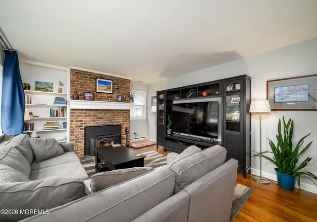 5th image of 7 Boxwood Ter, Toms River, NJ 08755 | MLS# 22615170