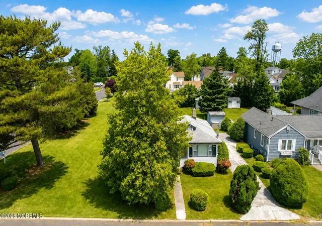 3rd image of 570 Central Ave, Spring Lake Heights, NJ 07762 | MLS# 22615365