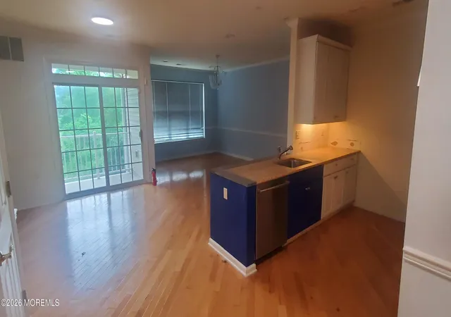 2nd image of 338 Sophee Ln, Lakewood, NJ 08701