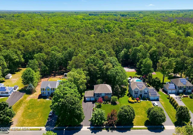 2nd image of 618 Winterberry Blvd, Jackson, NJ 08527 | MLS# 22615946