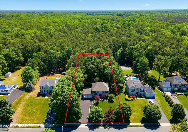 Photo 3 of Single family home for sale at 618 Winterberry Blvd, Jackson, NJ 08527 | MLS# 22615946 | Listing updated on 2026-08-25
