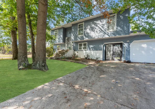 Photo 2 of Single family home for sale at 1038 Hearthstone Dr, Lakewood, NJ 08701 | MLS# 22615634 | Listing updated on 2026-05-28