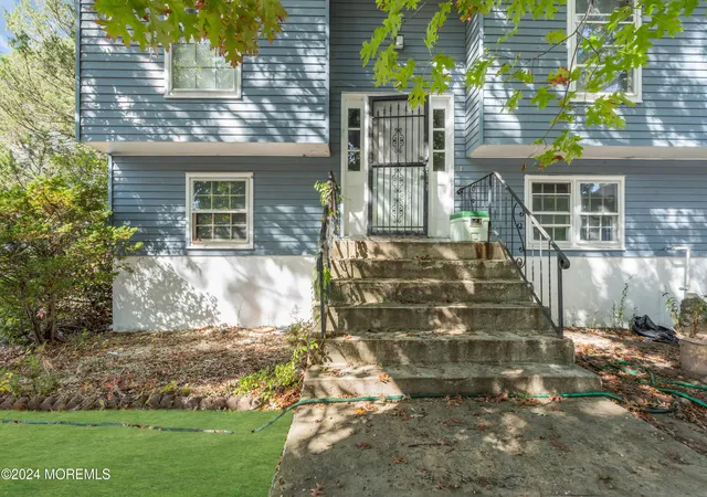 Photo 3 of Single family home for sale at 1038 Hearthstone Dr, Lakewood, NJ 08701 | MLS# 22615634 | Listing updated on 2026-05-28