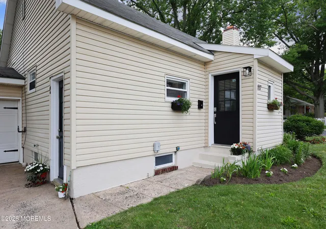 3rd image of 117 Grand Ave, Atlantic Highlands, NJ 07716 | MLS# 22615746
