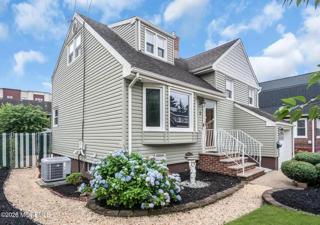 Homes for sale in Woodbridge, NJ | 11 E Grove Ave, Woodbridge, NJ 07095 | MLS# 22619145
