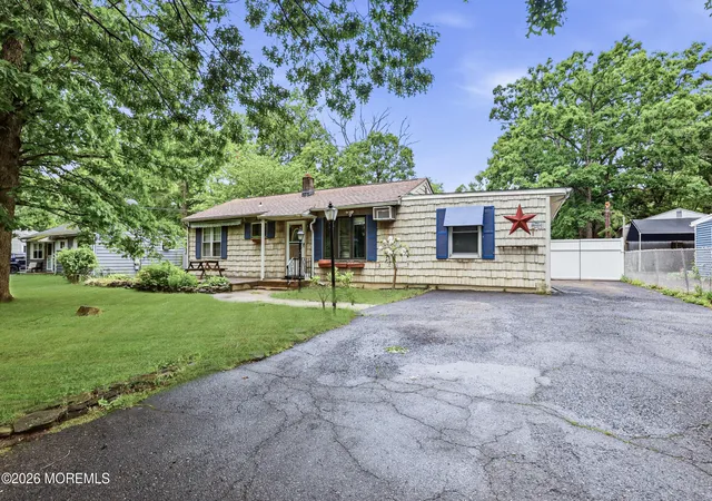 3rd image of 1410 Jeffrey St, Lakewood, NJ 08701 | MLS# 22615815