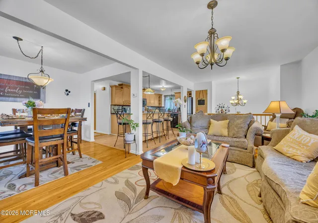 5th image of 7 S Brook Dr, Milltown, NJ 08850 | MLS# 22616219