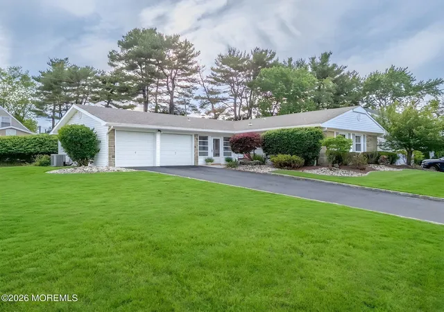 Homes for sale in Matawan, NJ | 117 Idolstone Ln, Matawan, NJ 07747 | MLS# 22615888