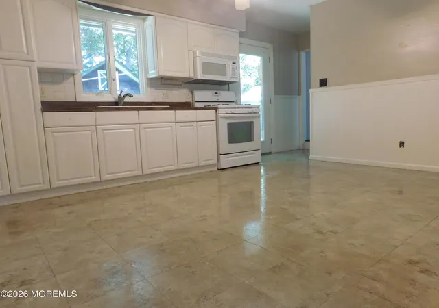 3rd image of 1563 Forge Pond Rd, Brick, NJ 08724 | MLS# 22615945
