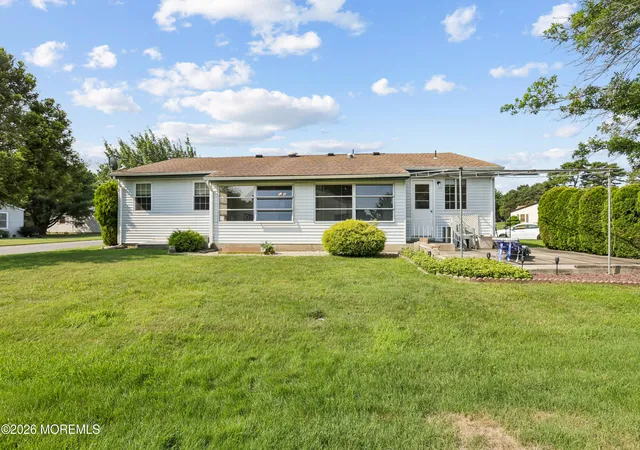 2nd image of 7 Foxboro Ct, Whiting, NJ 08759 | MLS# 22619792