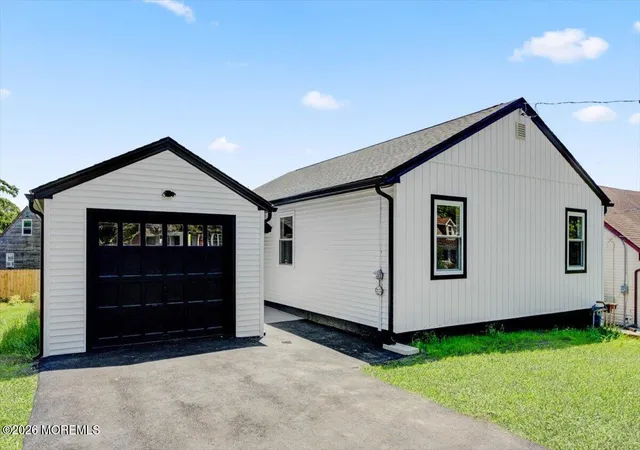 Photo 2 of Sale Pending at 39 Point O Woods Dr, Toms River, NJ 08753 | MLS# 22615994 | Listing updated on 2026-09-08