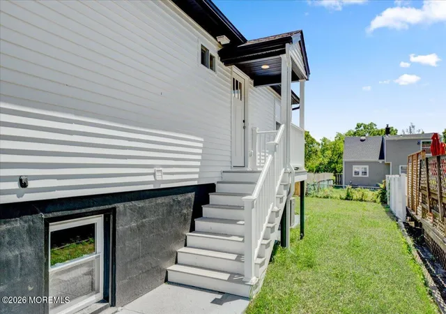 Photo 4 of Sale Pending at 39 Point O Woods Dr, Toms River, NJ 08753 | MLS# 22615994 | Listing updated on 2026-09-08