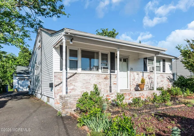 1st image of 21 Cedar Tree Ln, Toms River, NJ 08753 | MLS# 22616364