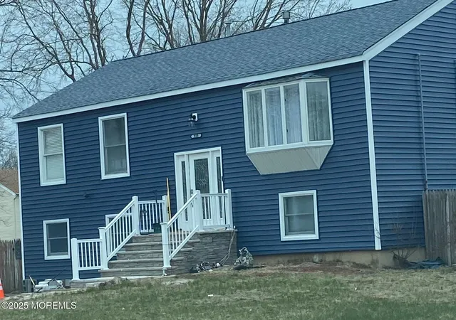 1st image of 913 Revere Ct, Toms River, NJ 08753 | MLS# 22616235