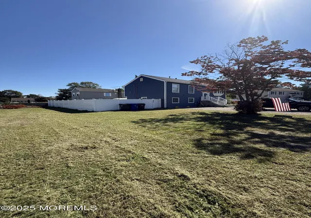 5th image of 913 Revere Ct, Toms River, NJ 08753 | MLS# 22616235