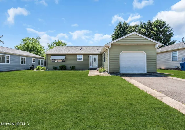 Photo 3 of Single family home for sale at 15 Chateux Ln, Toms River, NJ 08757 | MLS# 22616511 | Listing updated on 2026-10-05