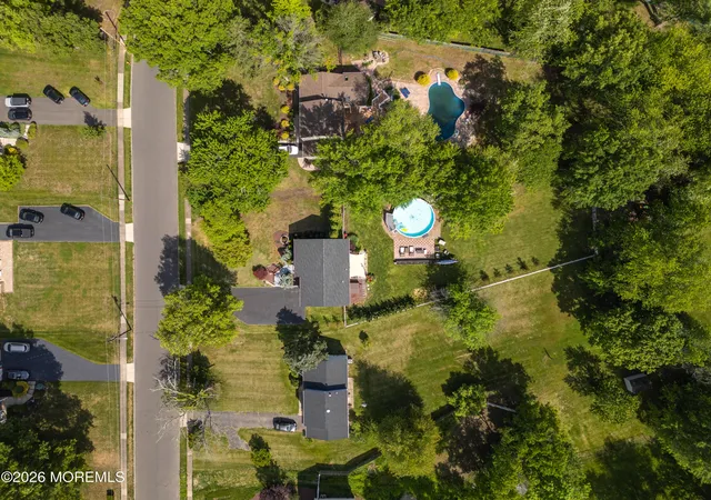 Homes for sale in Manalapan, NJ | 7 Oxford Rd, Manalapan, NJ 07726 | MLS# 22616603