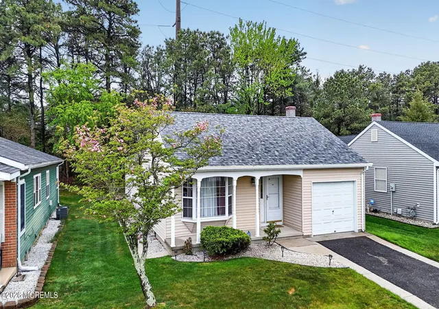 Photo 1 of Single family home for sale at 152 Pulaski Blvd, Toms River, NJ 08757 | MLS# 22616482 | Listing updated on 2026-10-19