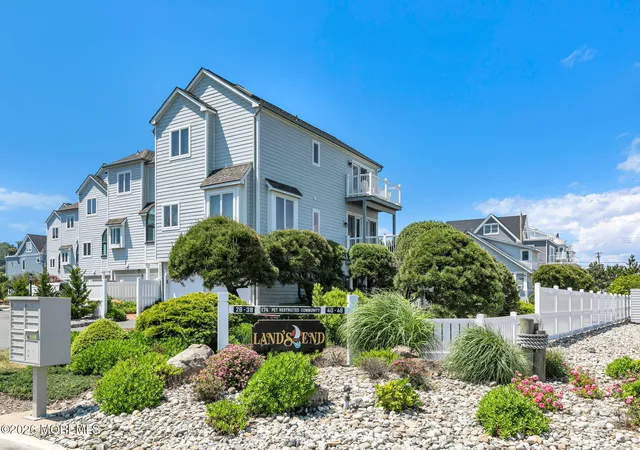 Homes for sale in Sea Bright, NJ | 174 Ocean Ave #4, Sea Bright, NJ 07760 | MLS# 22616926