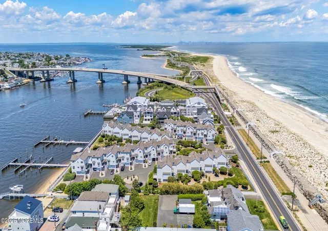 Homes for sale in Sea Bright, NJ | 174 Ocean Ave #4, Sea Bright, NJ 07760 | MLS# 22616926