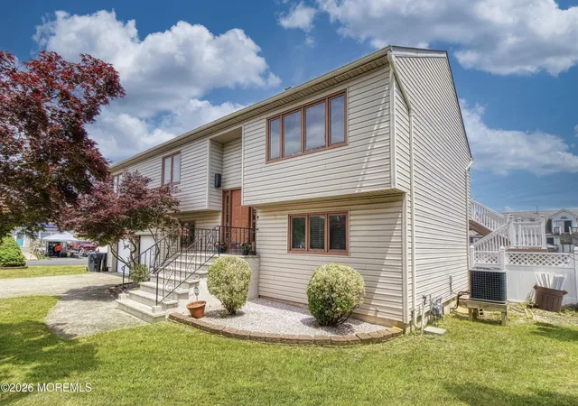 2nd image of 17 Fontainebleau Dr, Brick, NJ 08723 | MLS# 22617196