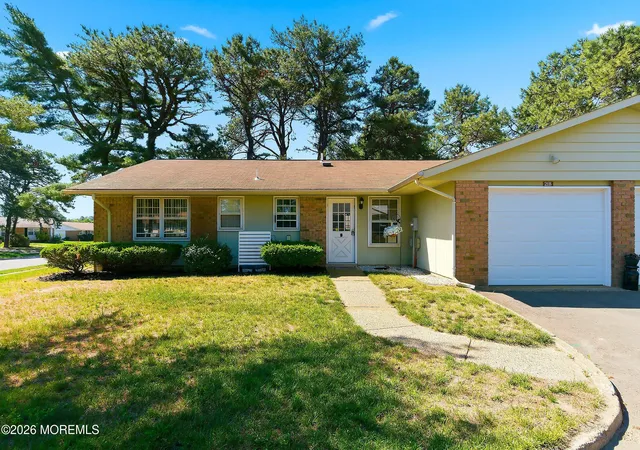 Homes for sale in Manchester, NJ | 21 Cambridge Cir #B, Manchester, NJ 08759 | MLS# 22616937