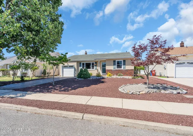 Photo 3 of Single family home for sale at 10 Sheridan Rd, Toms River, NJ 08757 | MLS# 22617052 | Listing updated on 2026-08-25