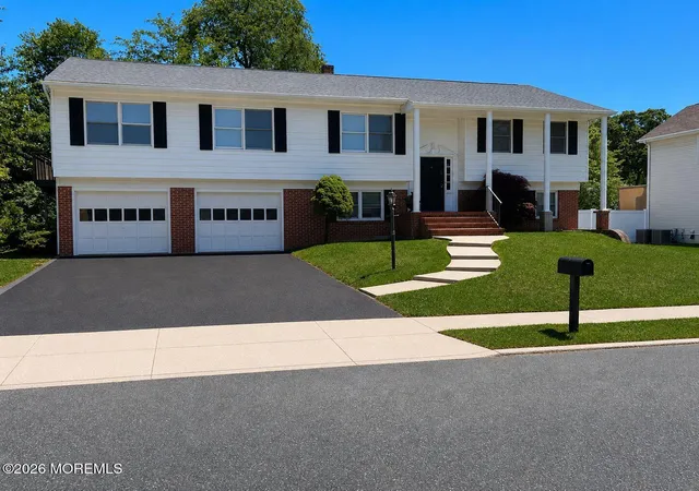 Photo 1 of Single family home for sale at 11 Roselle Ct, Lakewood, NJ 08701 | MLS# 22617155 | Listing updated on 2026-06-10