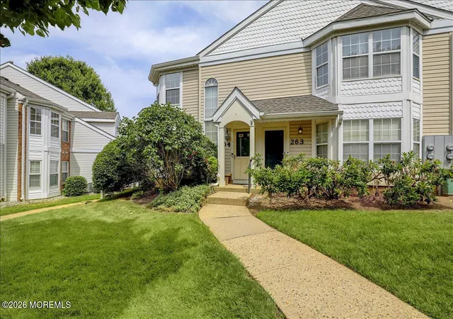 Homes for sale in Freehold, NJ | 264 Tulip Ln, Freehold, NJ 07728 | MLS# 22618929