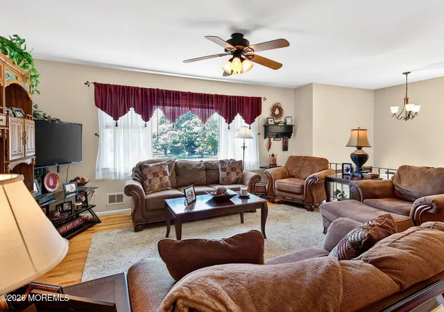 5th image of 3 Masada Ct, Toms River, NJ 08753 | MLS# 22617036