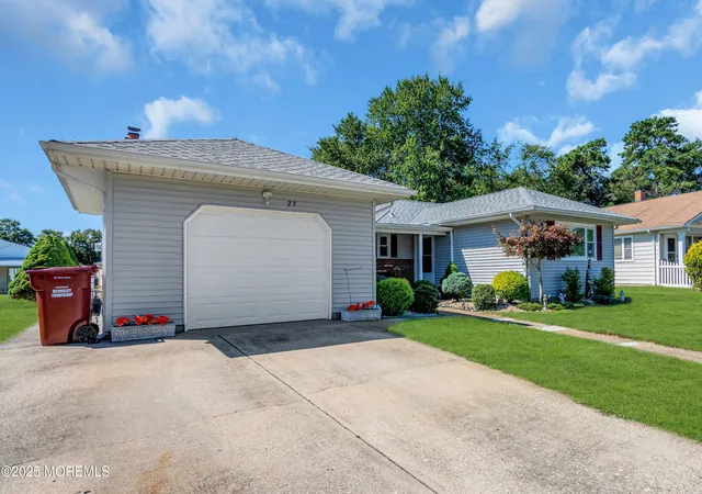 Photo 2 of Single family home for sale at 23 Fontana St, Toms River, NJ 08757 | MLS# 22617079 | Listing updated on 2026-09-17